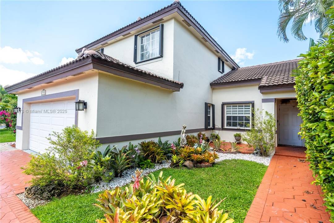 Stunning Home located in West Kendall.