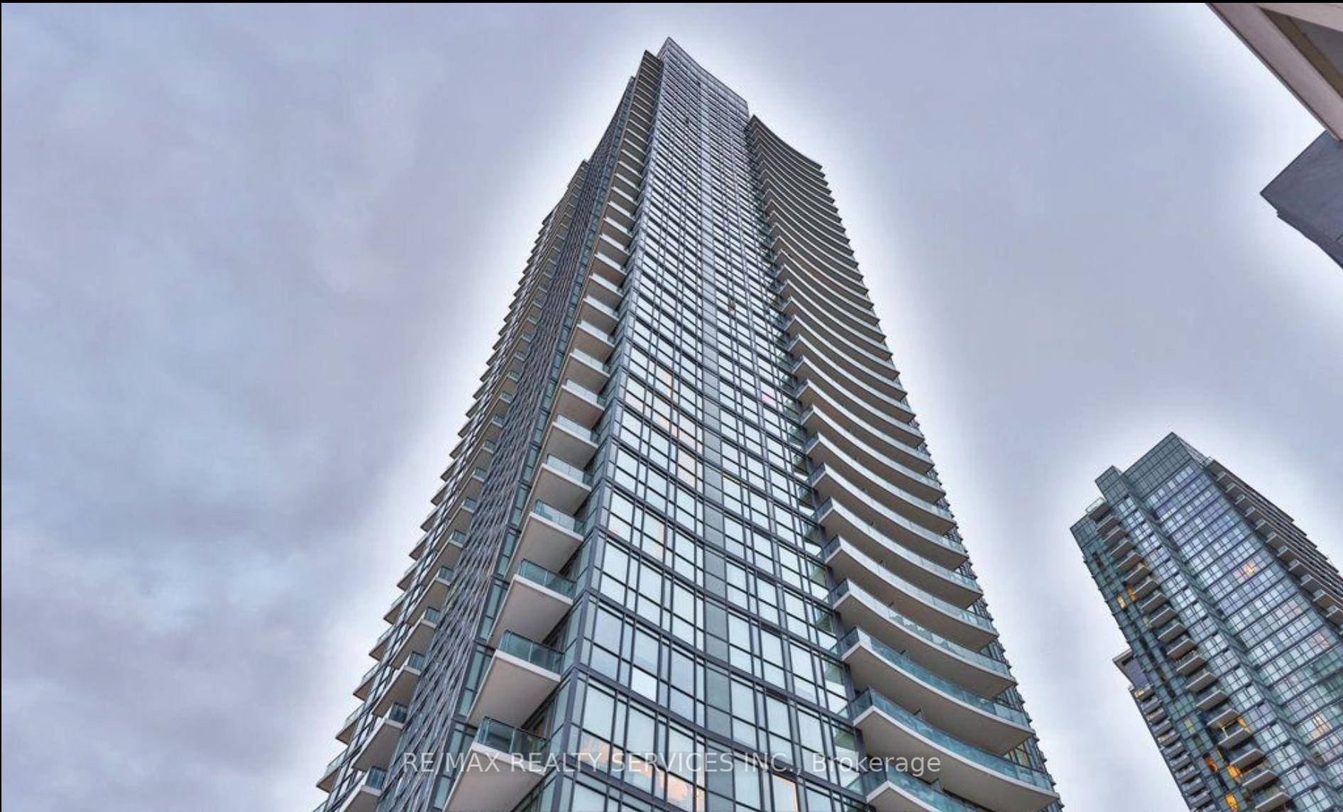 Step into this sleek, modern design corner unit in the heart of Mississauga, where urban sophistication and refined comfort converge.