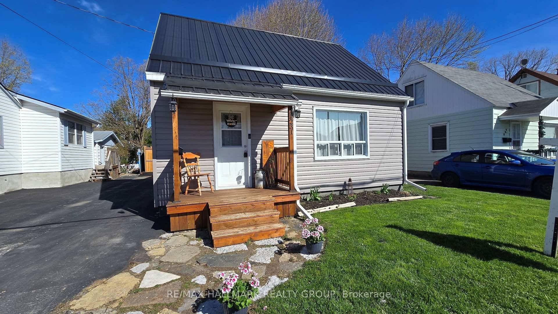 Discover easy living in this adorable, updated 3 bedroom home perfect for anyone starting out or winding down and looking for a huge, fully fenced backyard for children or pets ...