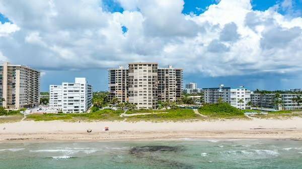 Seasonal rental Spacious and modern 2 bedrooms, 2 bath residence with great ocean views.