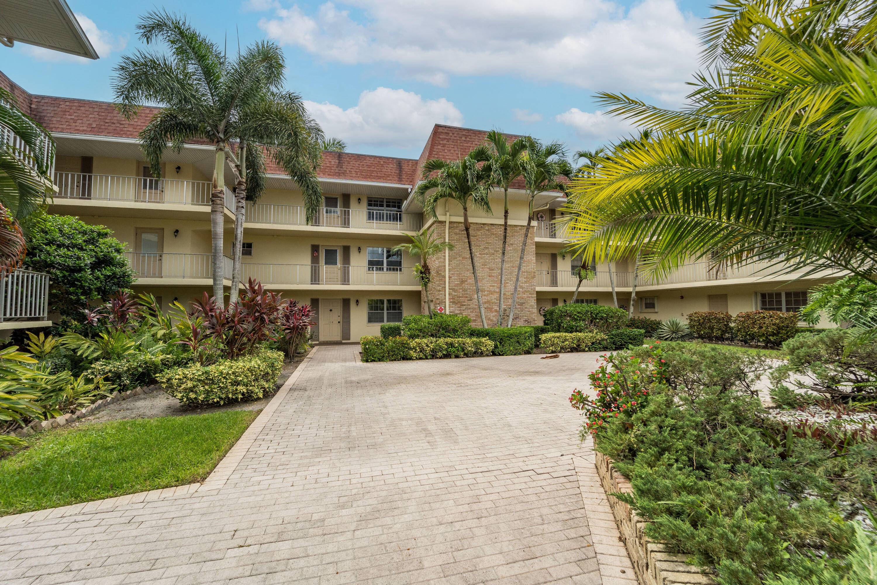Welcome to your ideal retreat in this lively 55 community !