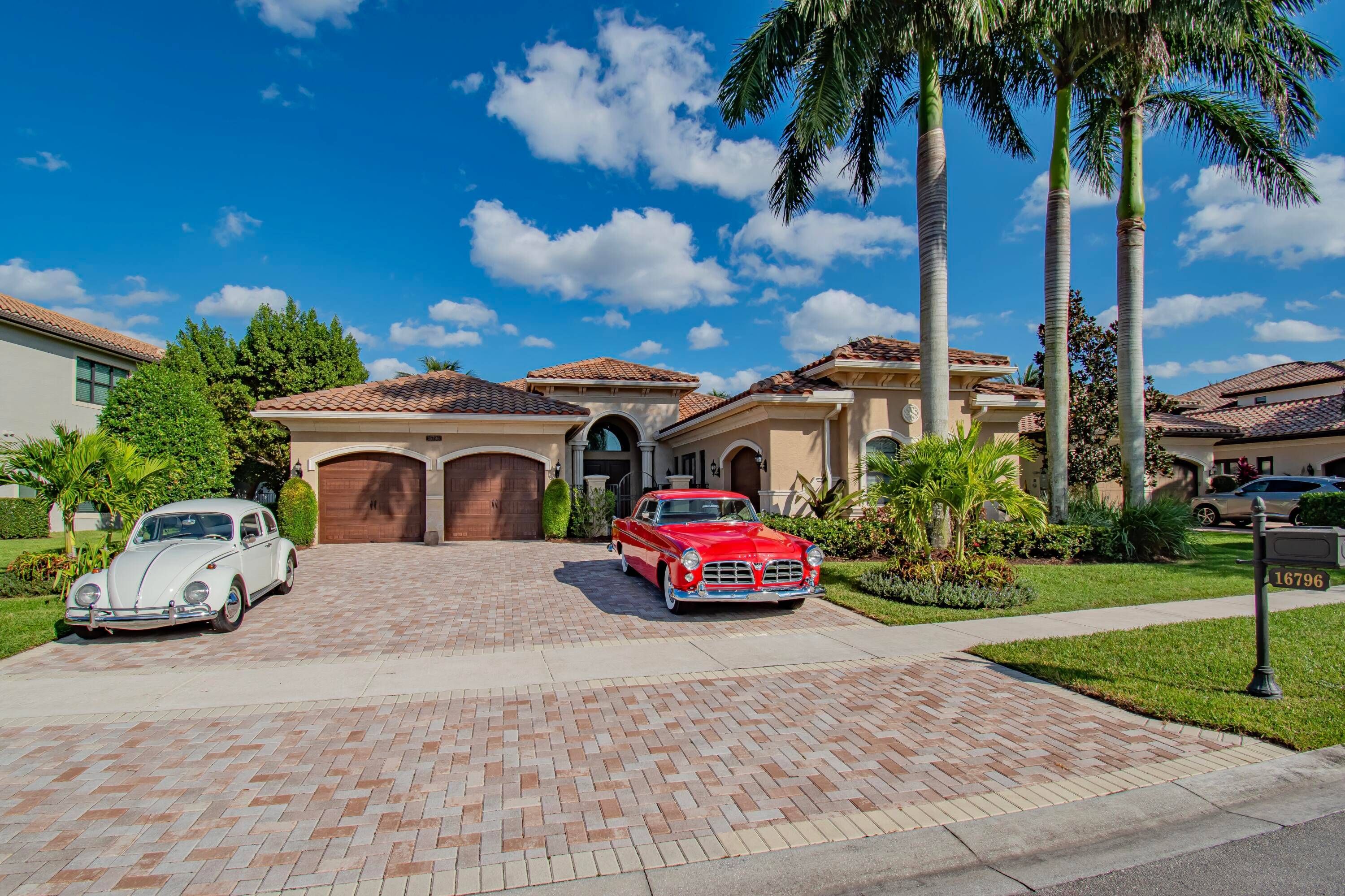 Luxury Living at The Bridges Stunning Victoria Model with Lake View.