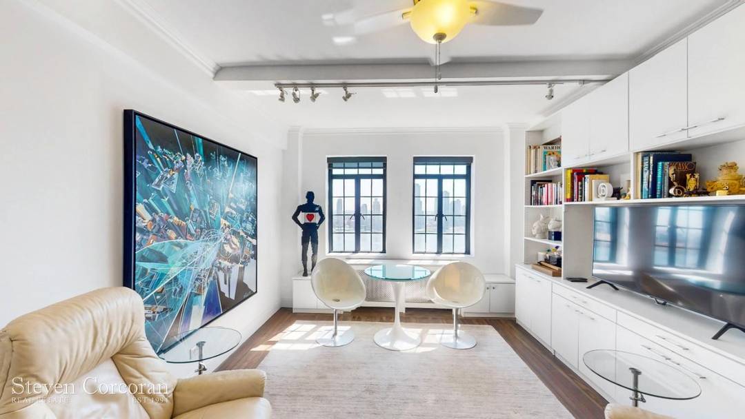 Beautifully renovated luxurious One Bedroom home on a high floor in Windsor Tower in Tudor City.