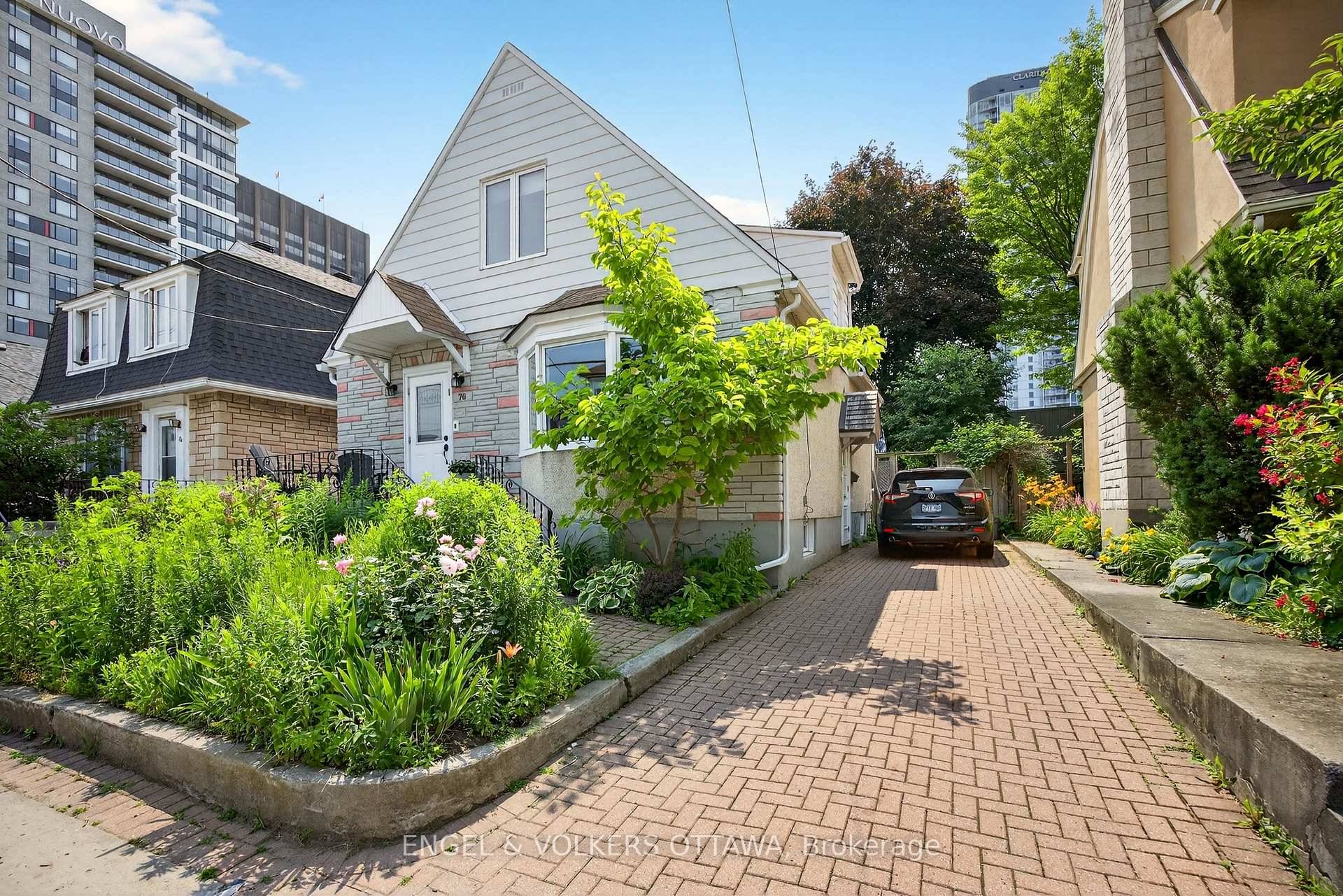 Lovely home, a true urban oasis, steps to all the wonderful shops and eateries that line Preston Street !