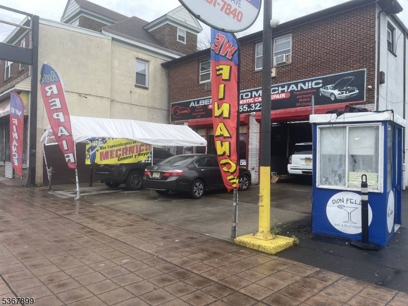 Downtown Auto Mechanic Shop 20 yrs in Business car maintenance, engine, transmission, a c repair, brakes and much more.