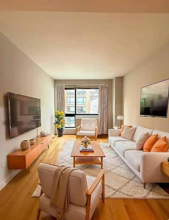 1 bedroom residence at Highline 537 !