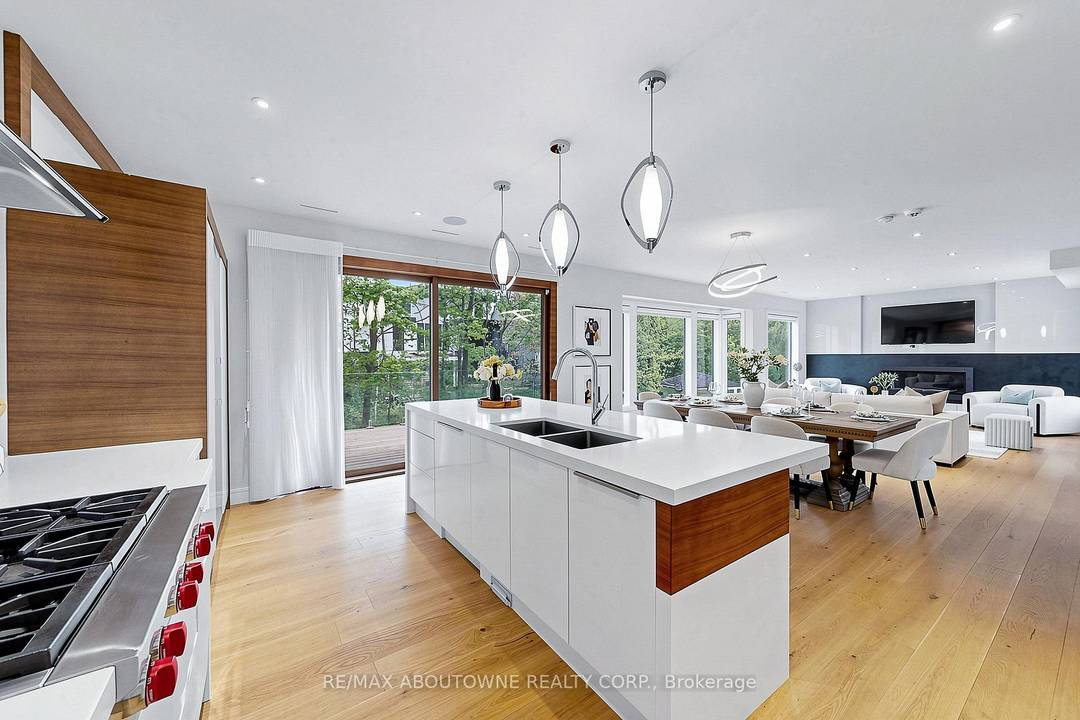 Situated within prestigious Morrison in South East Oakville, this exceptional modern custom residence is located in one of the area's most desirable communities, known for its mature tree lined streets, ...