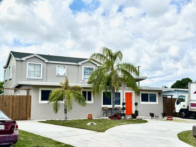 The first floor has 3 bedrooms and 3 bathrooms.