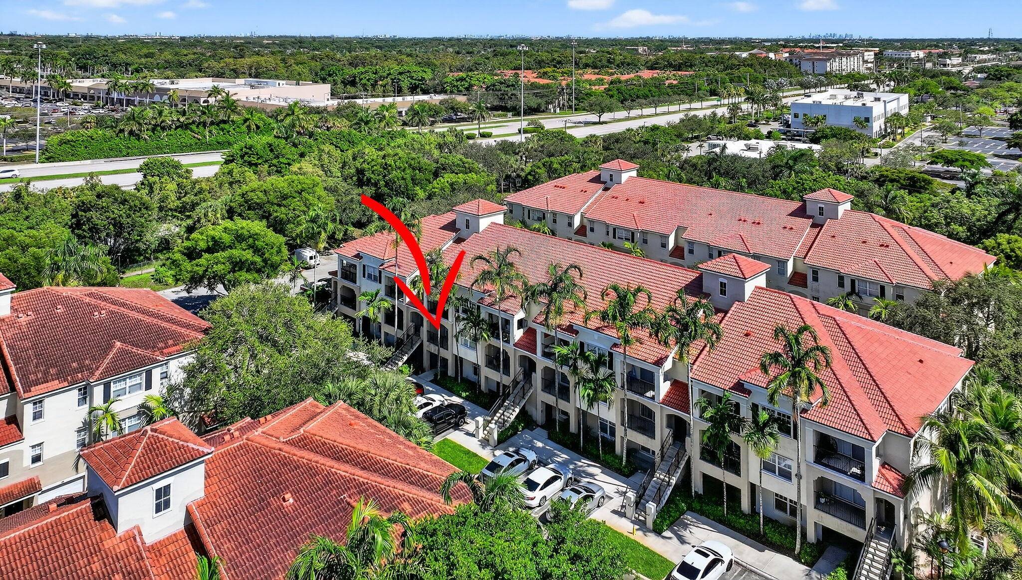 Welcome to this immaculate, move in ready open concept 2 Br 2 Ba Townhouse Condo in a gated community !