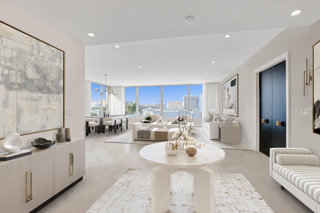 Direct Intracoastal Condominium in the heart of mid town offers views from the minute the door opens.