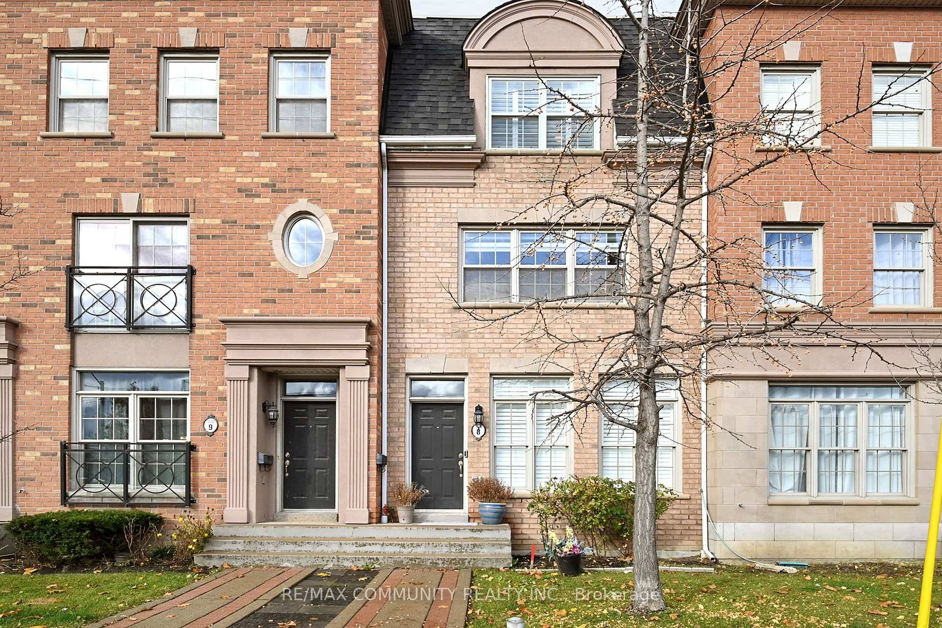 Spacious Executive Townhome in highly sought after Lakeshore Village.