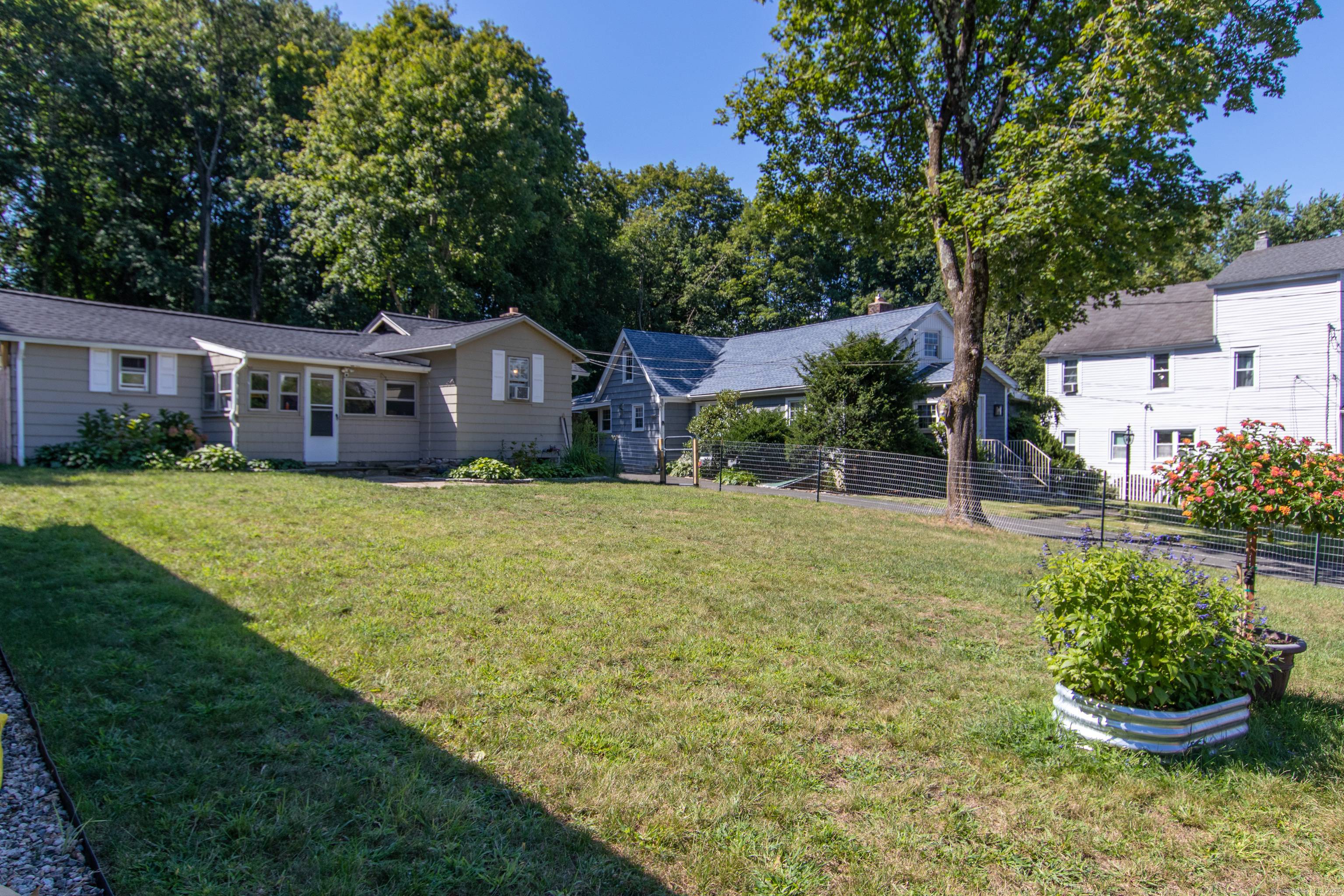Opportunity knocks in Darien, CT !