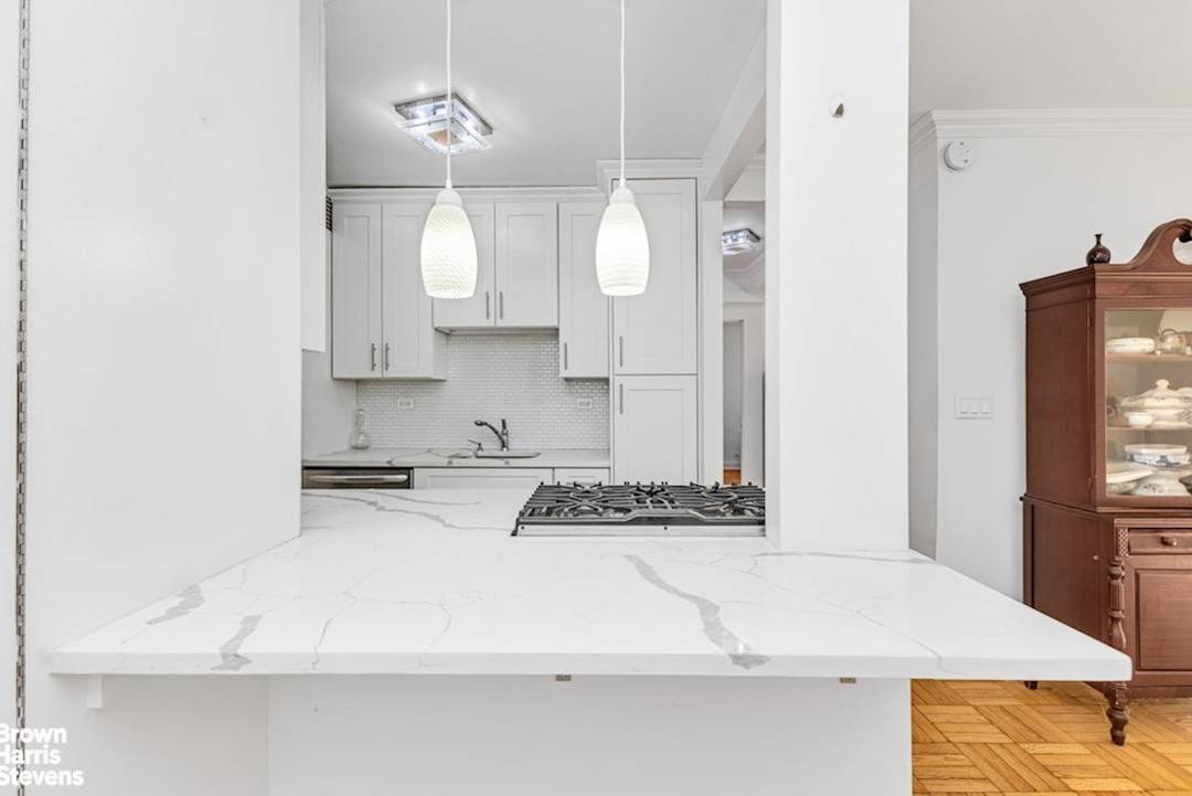 E. 60's Largest XXX MINT LARGEST 2 BR 1 BTH ON UPPER EAST EVER !