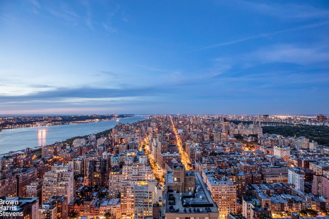 Immediate Occupancy. 200 Amsterdam marks the arrival of a new classic, perfectly composed in the heart of the Lincoln Square neighborhood on Manhattan's Upper West Side.