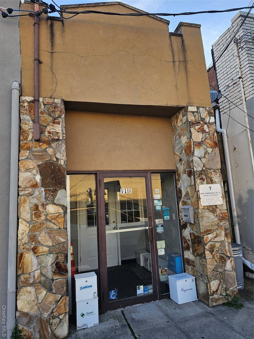 RARE OPPORTUNITY ! commercial building for sale Located directly off Central Avenue, this well maintained commercial building is currently operating as a medical office and is perfectly suited for healthcare ...