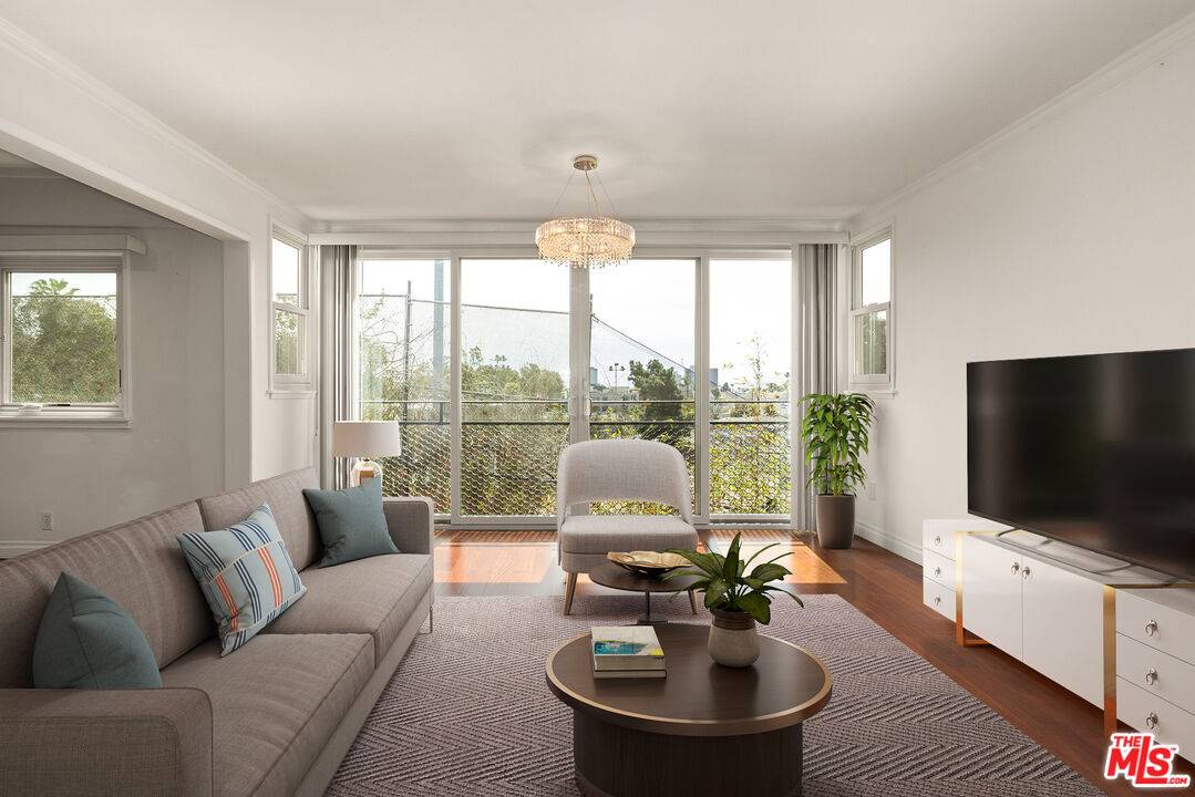 289  S Barrington Ave 2BR Brentwood La