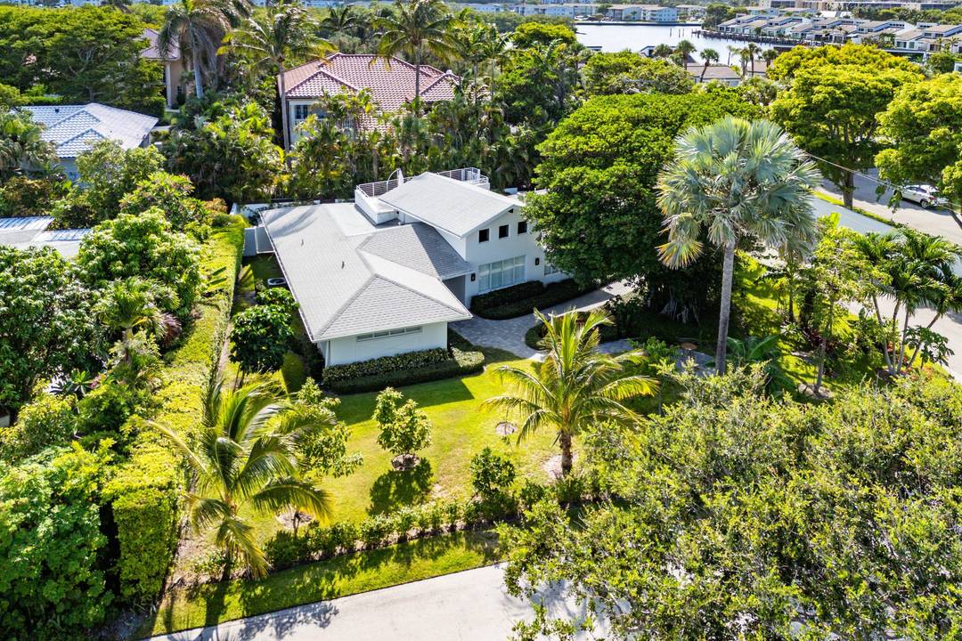 RARE OPPORTUNITY RENOVATED COASTAL GEM UNDER 2M WITH DEEDED BEACH ACCESSStep into coastal luxury just steps from the sand in this fully renovated Bermuda style residence, ideally located on a ...