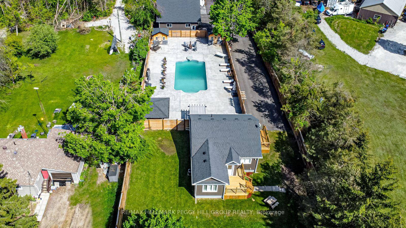 LUXURY INSIDE, PARADISE OUTSIDE THIS ONE WAS MADE TO ENTERTAIN !
