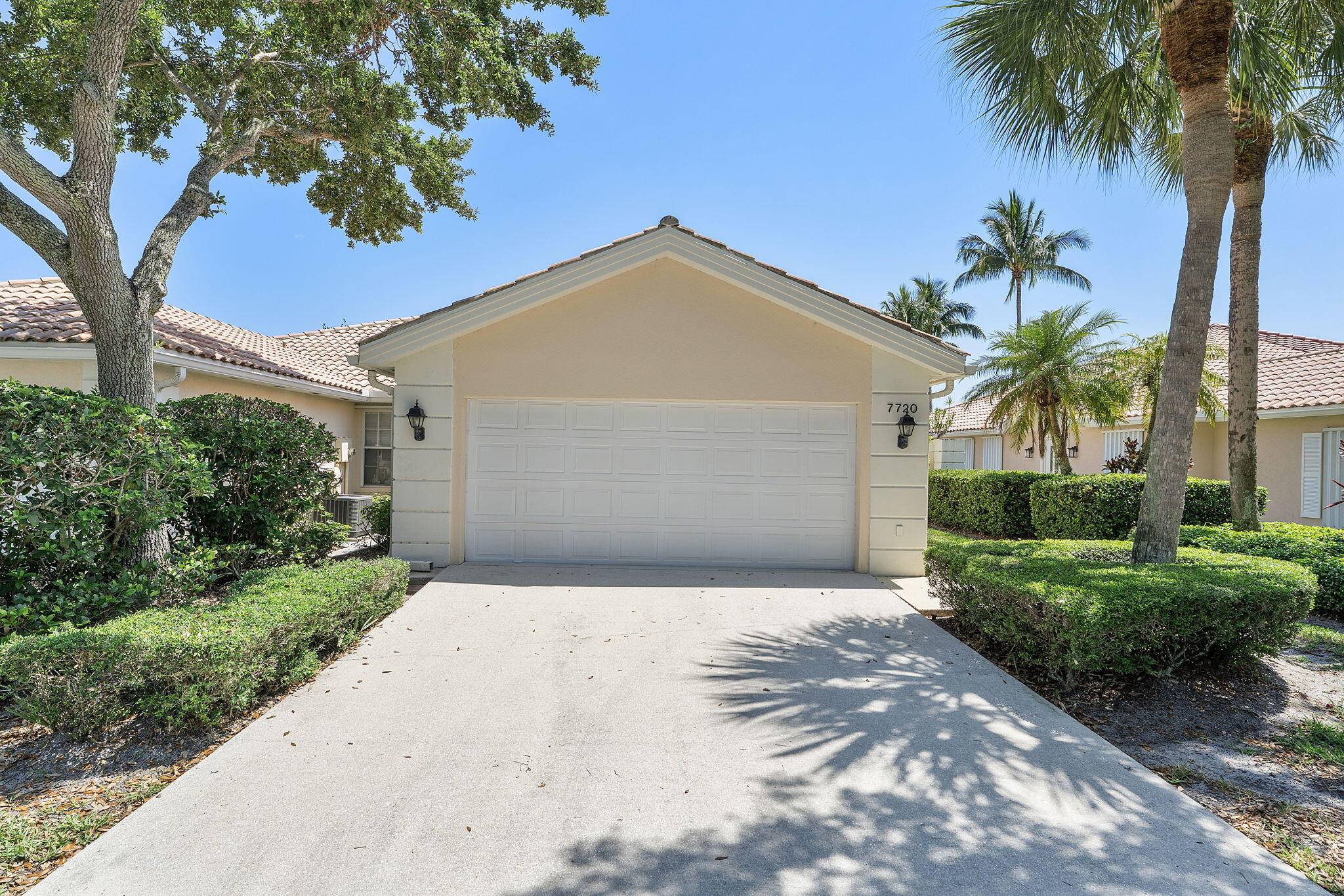 This charming 2 bedroom, 2 bathroom home with a 2 car garage offers the perfect mix of comfort and Florida living !