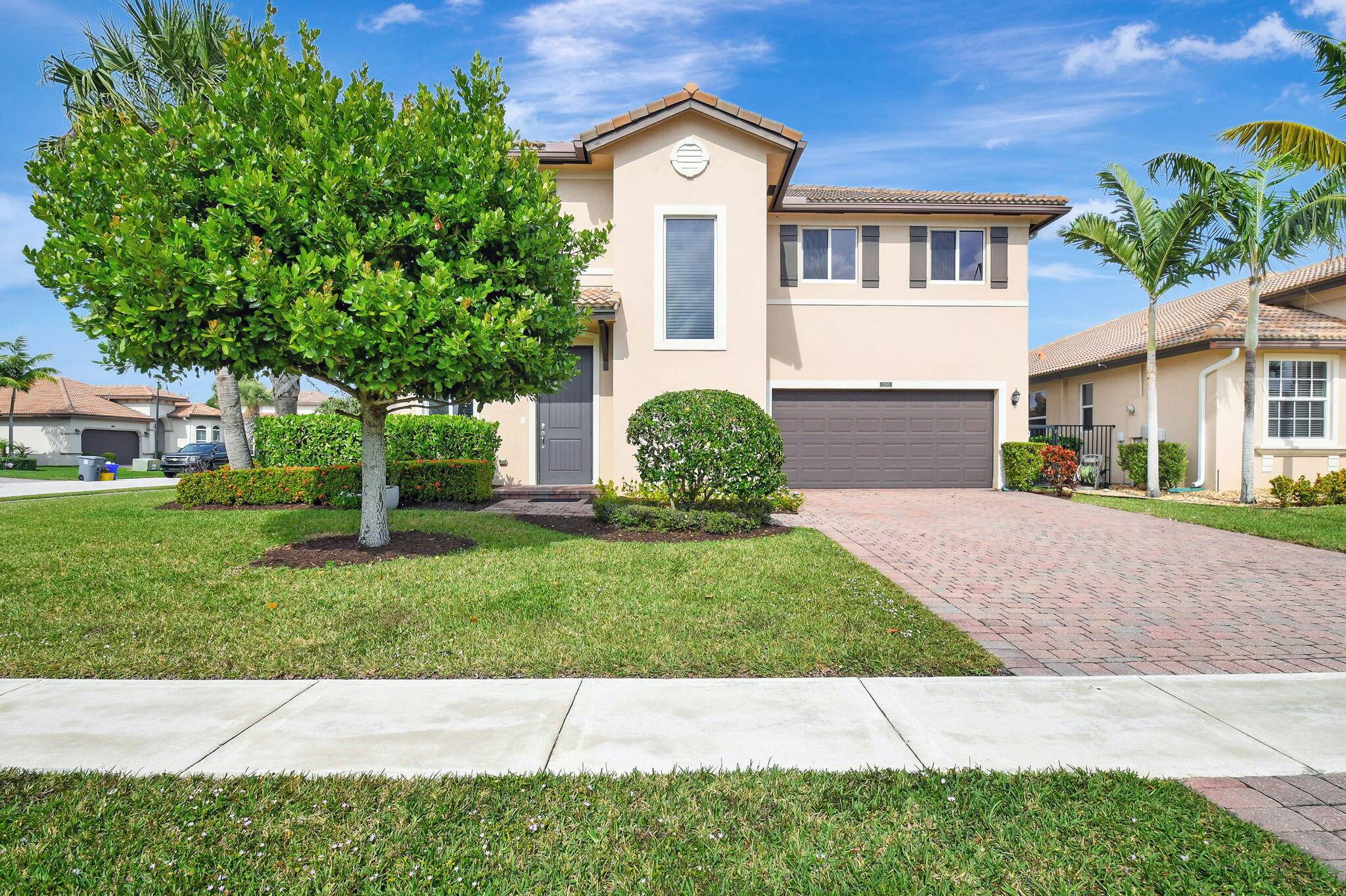 This is a fantastic opportunity to own one of the largest lots 10, 041 s f in the sought after Vista Lago Community !