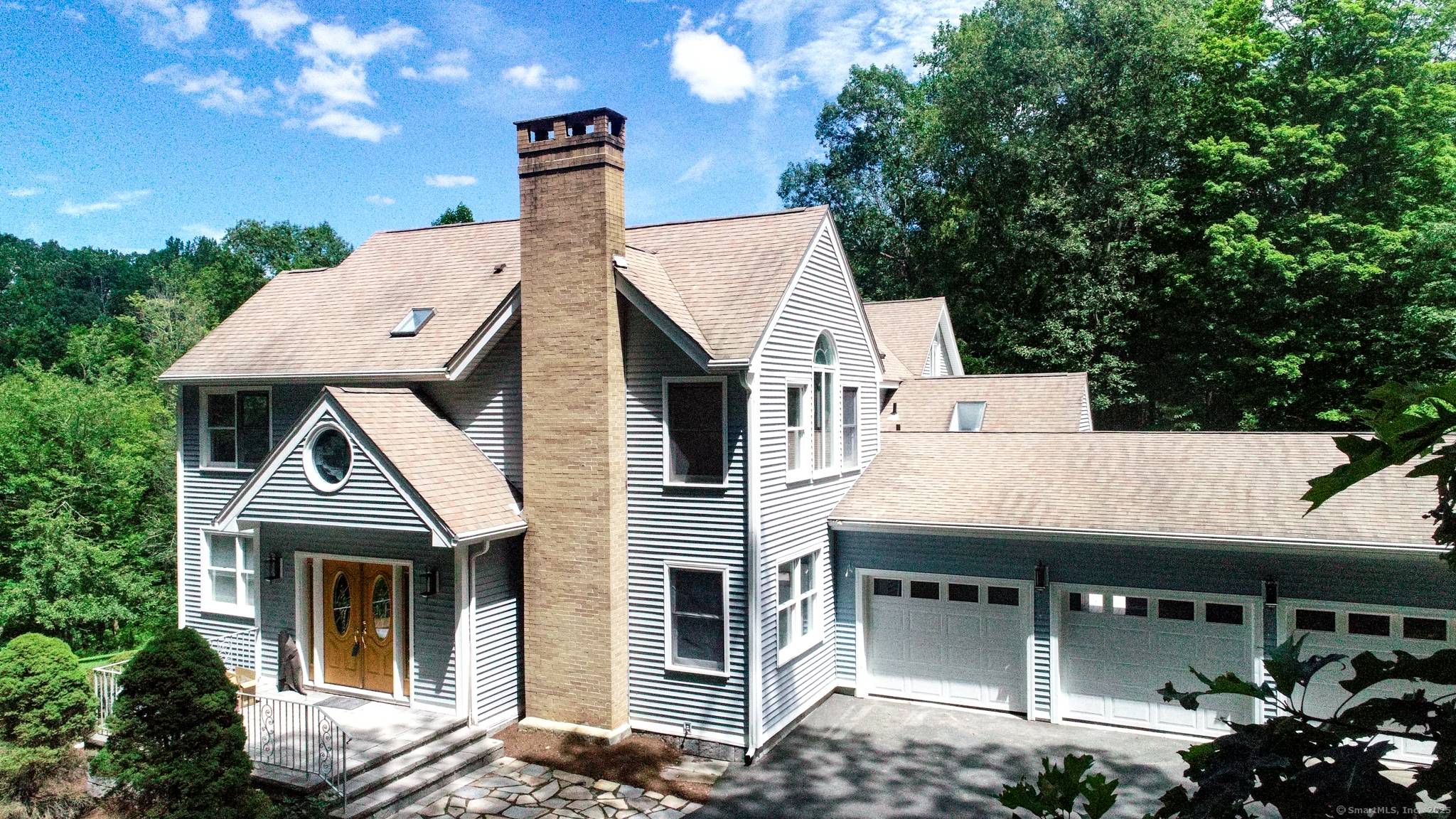 This spacious 5 bedroom, 3.