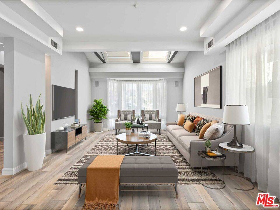 112  N Elm Dr 4BR Beverly Hills Post Office | B.H.P.O. La