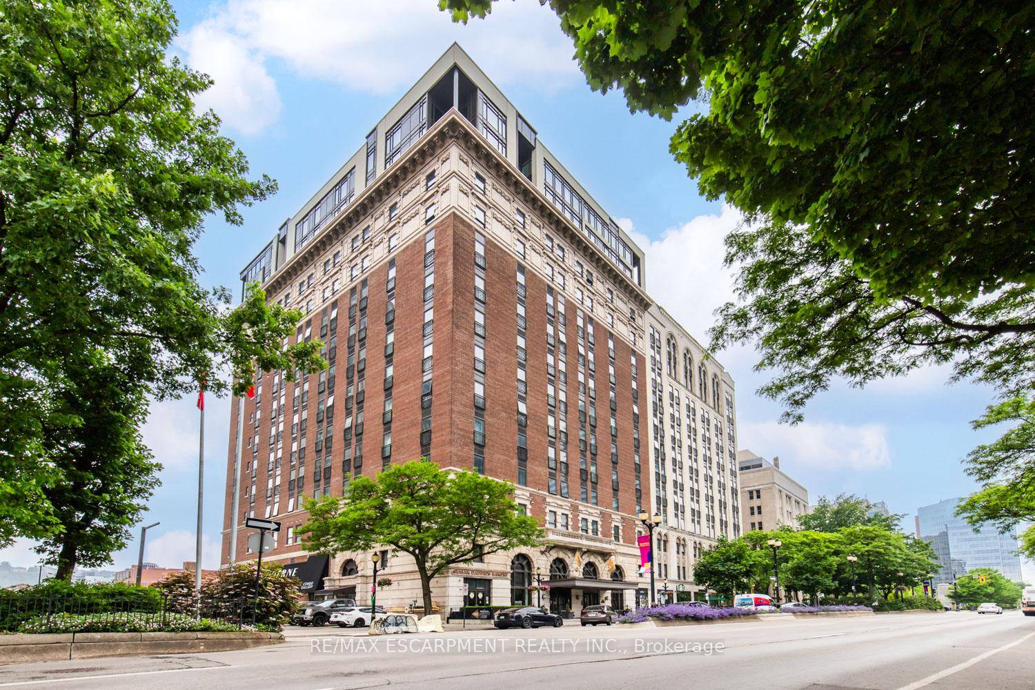 Stunning 1 bed 1 bath condo in the Historic Residences of The Royal Connaught.