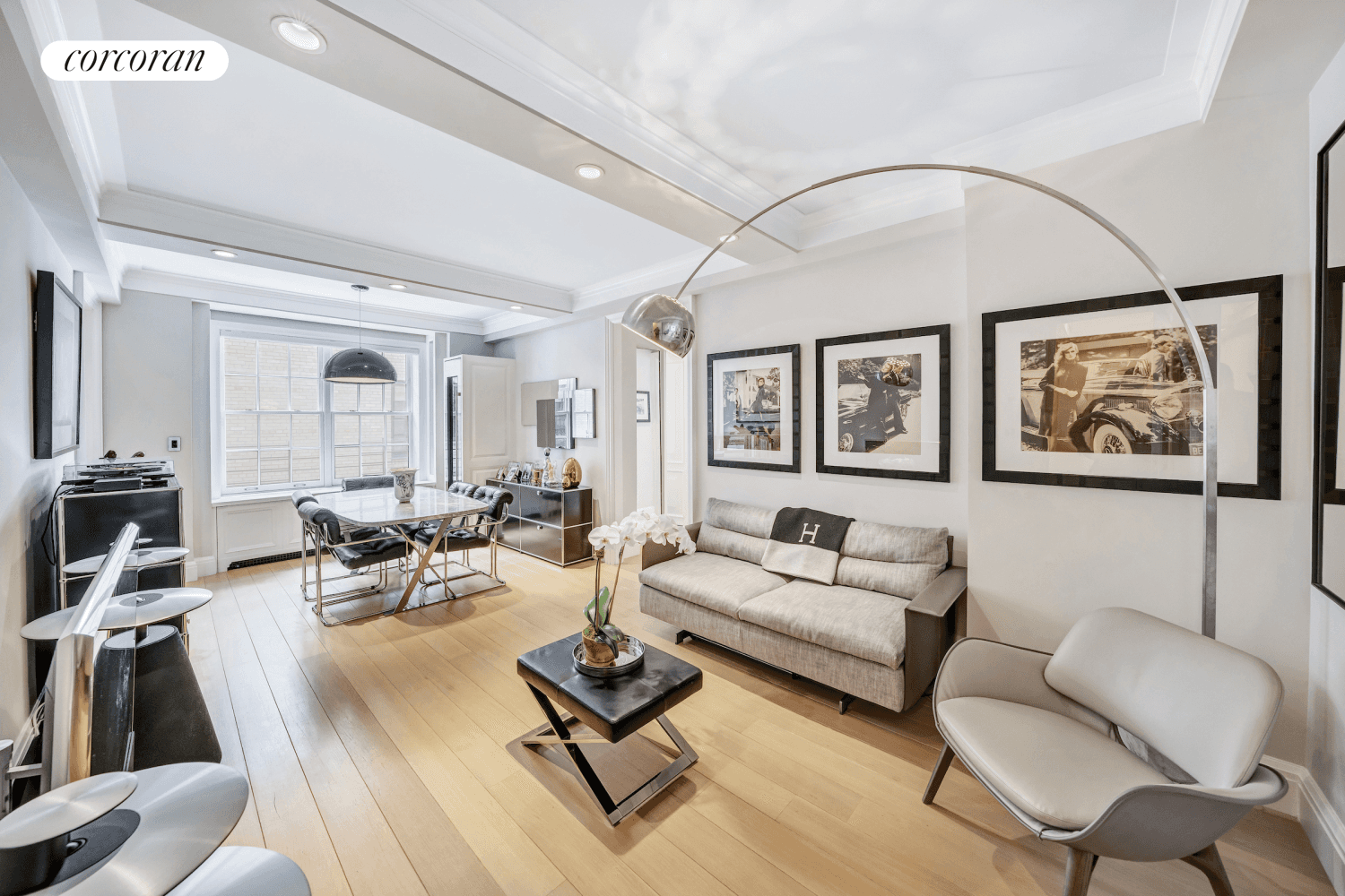 Priced to sell ! Excellent move in ready 2 bed, 2 bath condo, located within the renowned Philip House in the popular Carnegie Hill neighborhood of the Upper East Side.