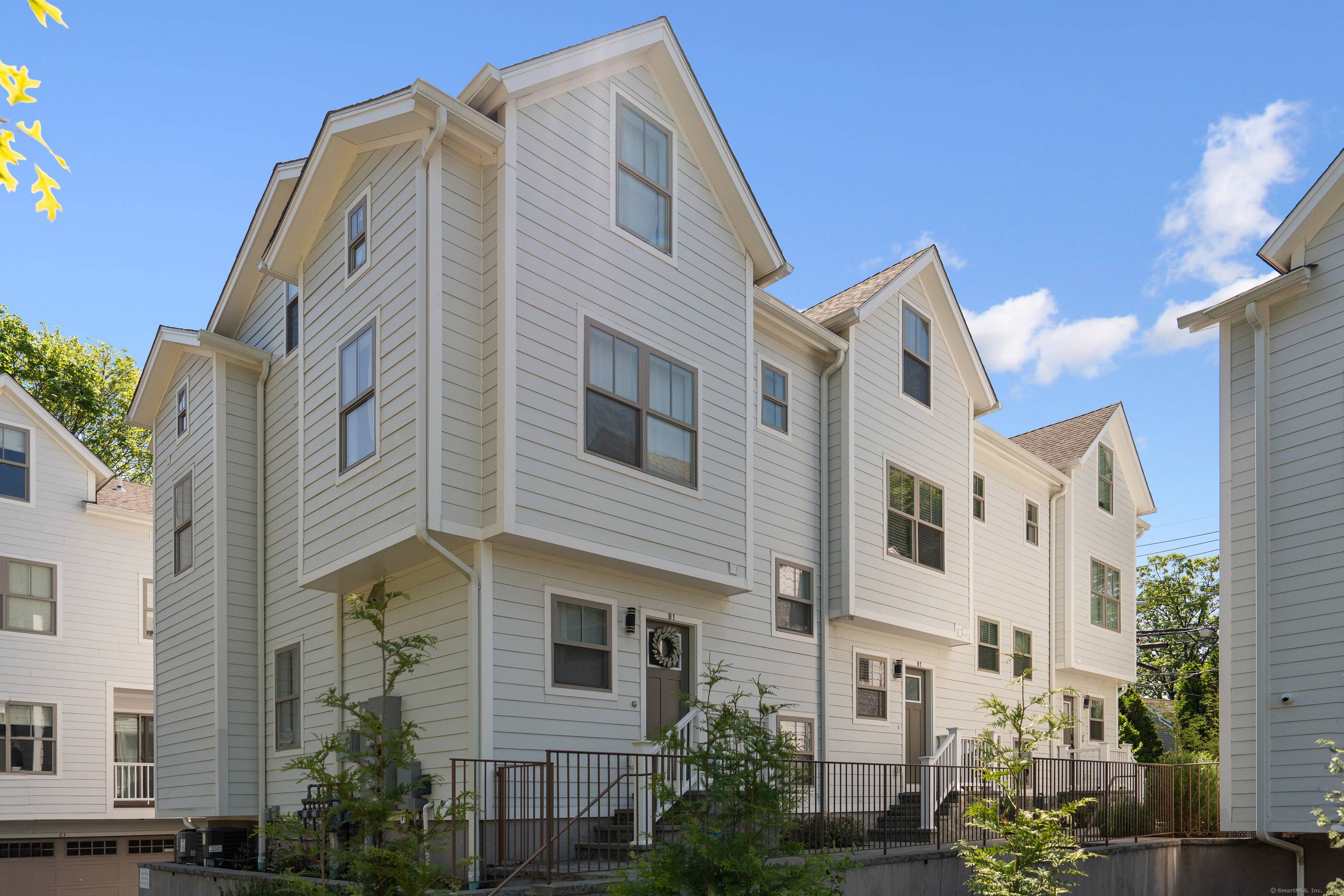 HOT EAST NORWALK Condo with 10, 000 CREDIT closing !