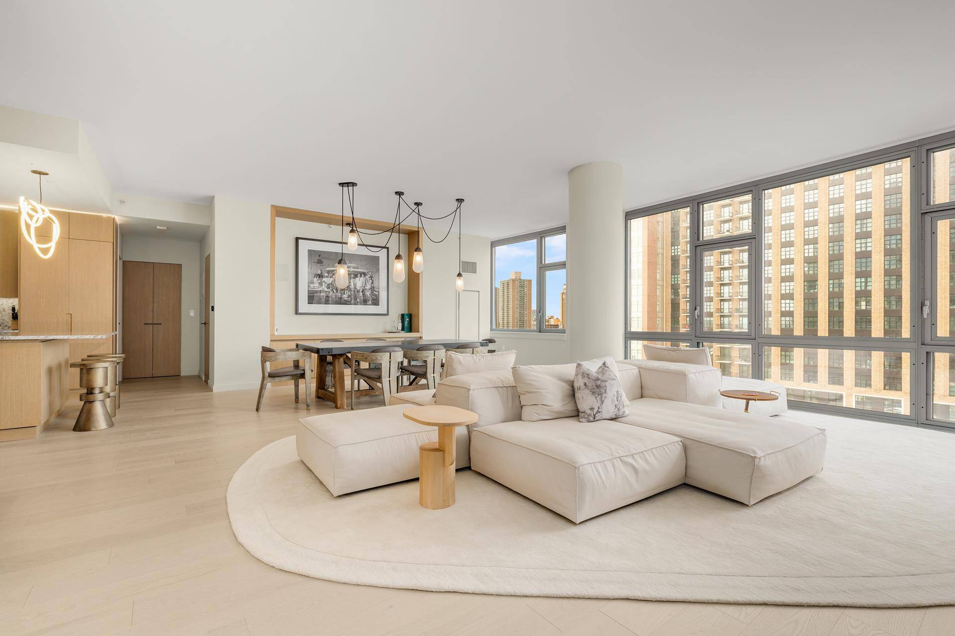 Stunning Convertible 3 Bedroom Residence with Views in the Heart of DUMBO Discover the perfect blend of historic charm and modern luxury in this upgraded 2 bed, 2.
