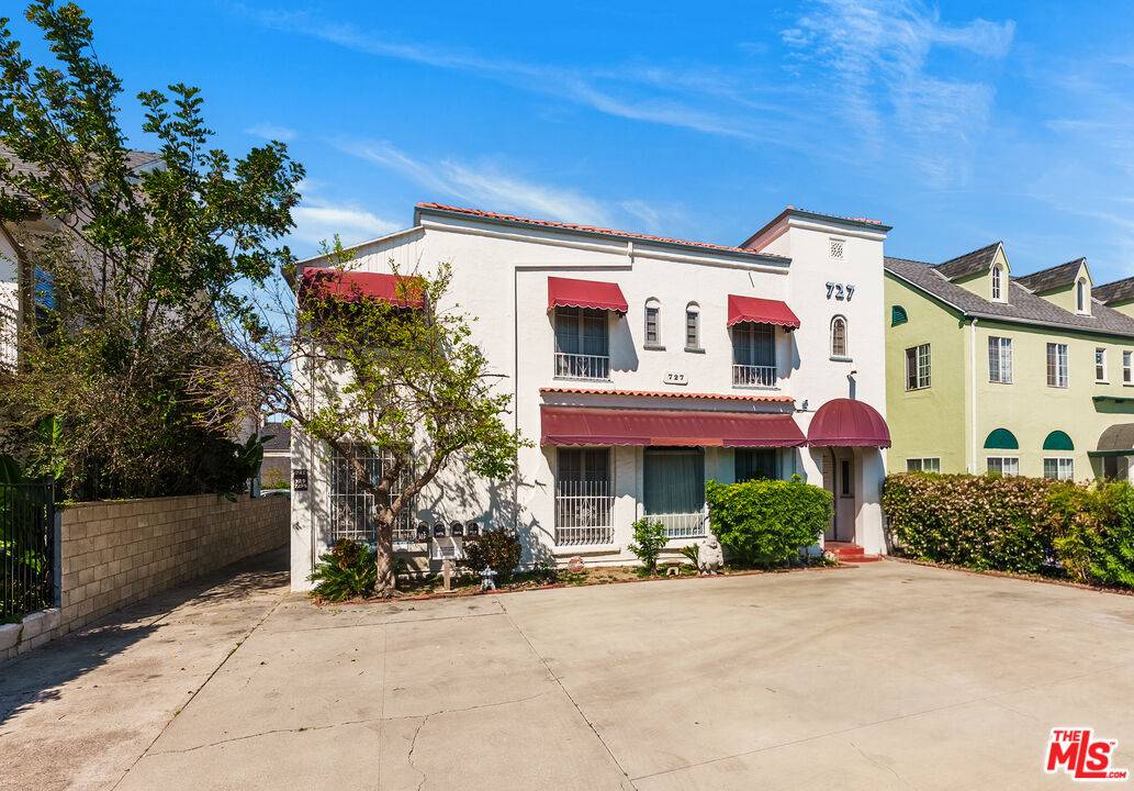 727 Crenshaw Blvd 7BR Hancock Park La