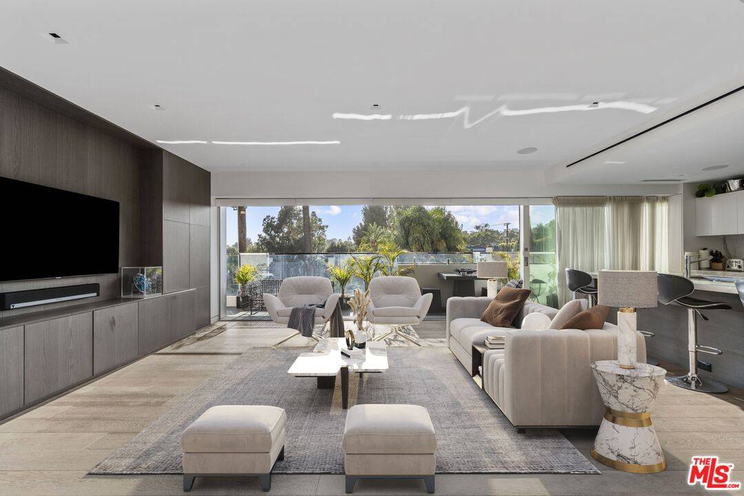 838 N Doheny Dr 2BR Sunset Strip La