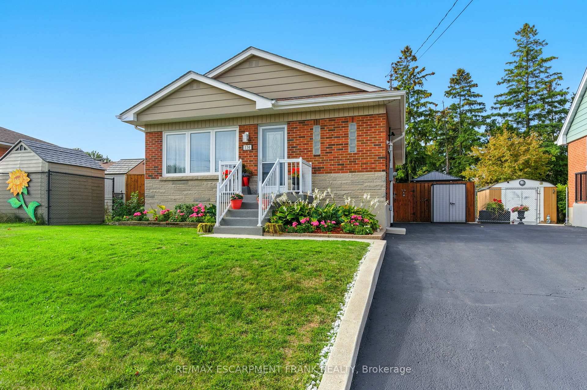 Welcome to this beautifully updated 3 bedroom, 2 bath bungalow on the Hamilton Mountain in the sought after Huntington neighbourhood.