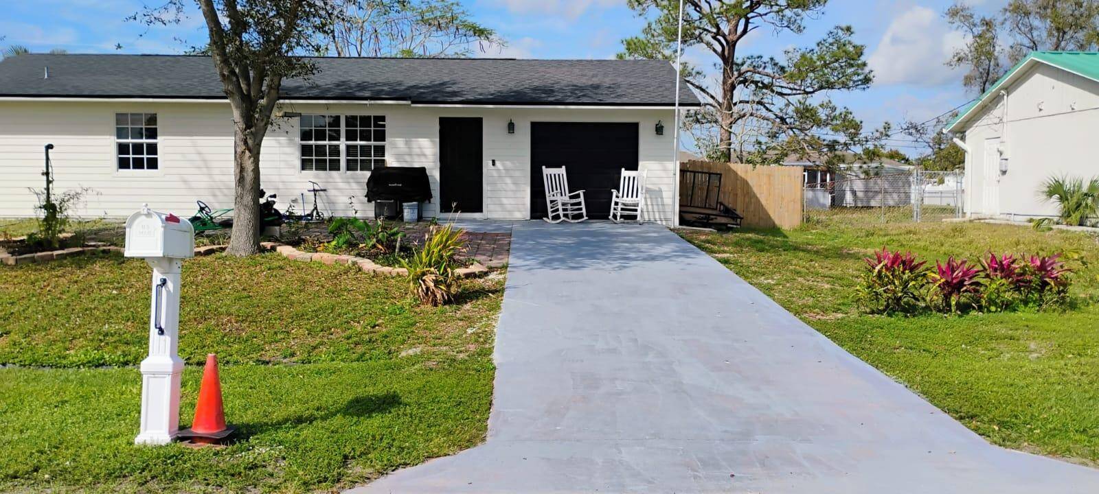 Discover this stunning 3 bedroom home with an additional office, perfect for work or study !