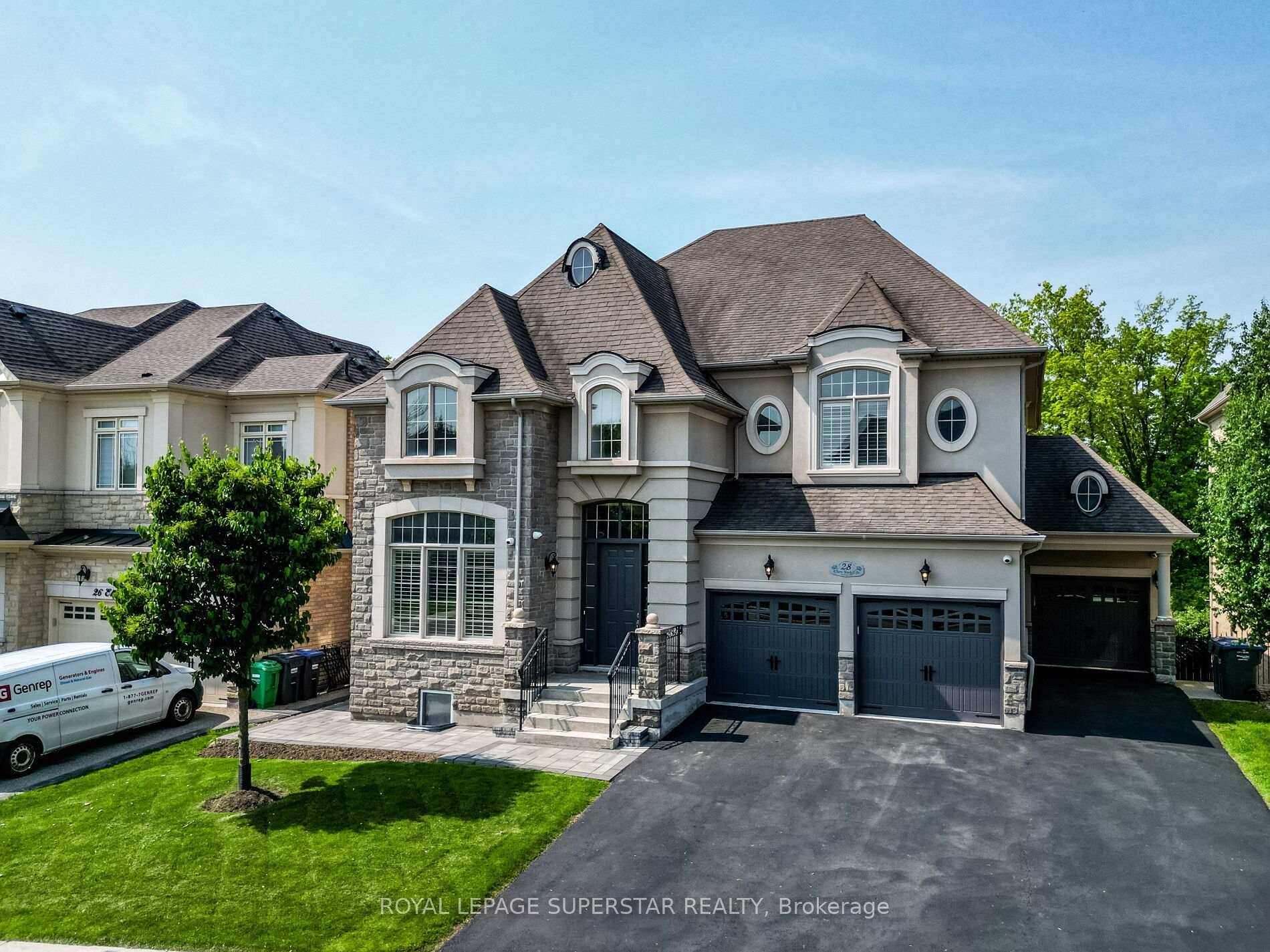 This Gorgeous Medallion Home WITH 3 BEDROOM BASEMENT APPART.