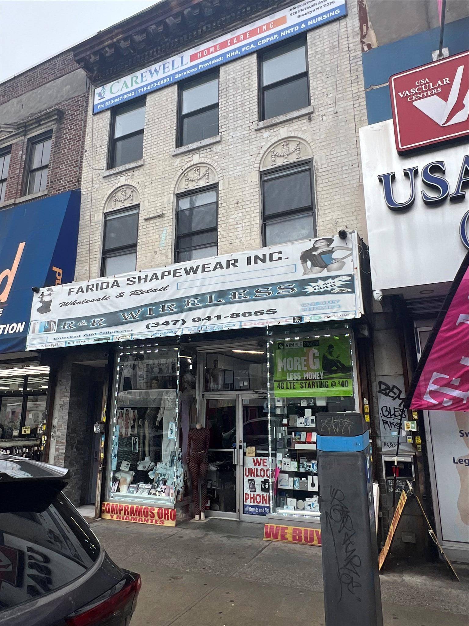 Welcome to this recently renovated commercial building for sale located in this very high foot traffic on Flatbush and Church Ave, great location near by major retailer, banks, subway stations, ...