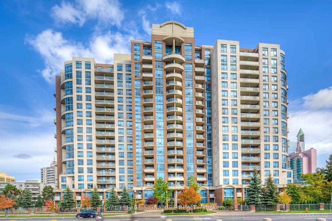 Welcome to Peninsula Place, a rare opportunity to rent a fully furnished stunning 2 level, loft style condo located on one of the highest levels of the building.