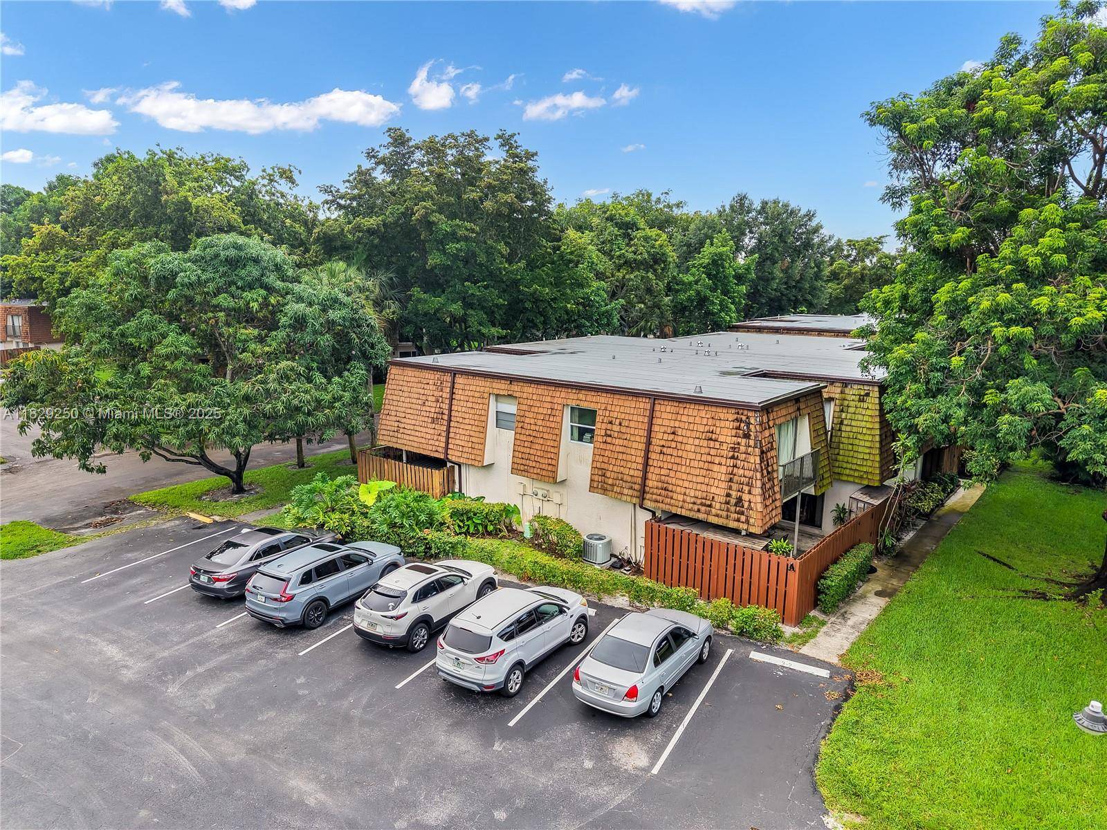 Discover this charming townhouse with 3 spacious bedrooms and 3 bathrooms, featuring brand new flooring and fresh paint throughout move in ready !