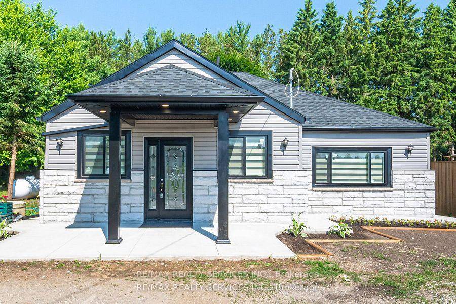 8772 Wellington Road 124 Executive Lease OpportunityThis beautifully upgraded, move in ready home brings style, comfort, and space all in one package.