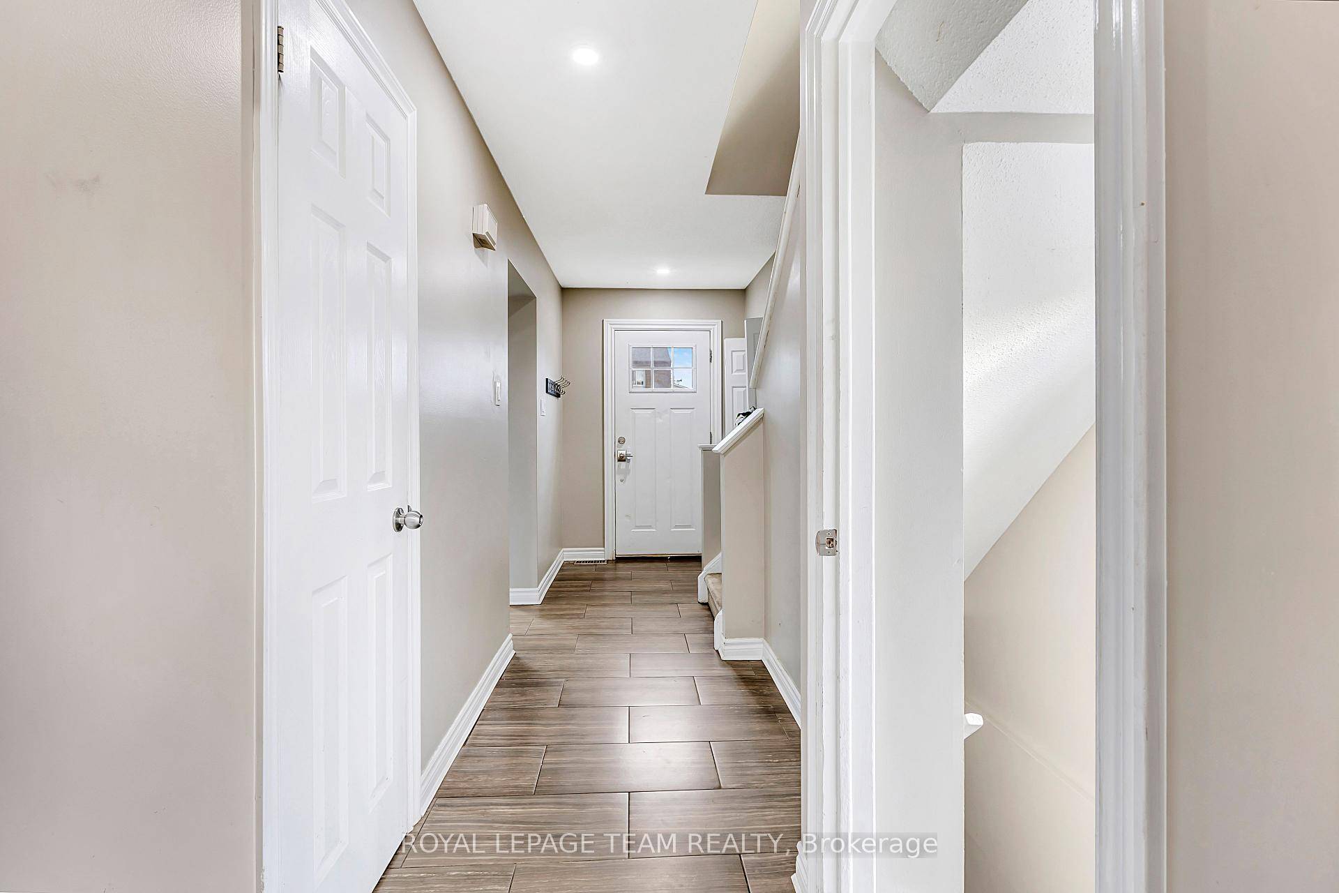 Extensively updated 4 bedroom, 2 bathroom semi detached home in the family friendly neighborhood of Glencairn, conveniently close toamenities, schools, and parks.
