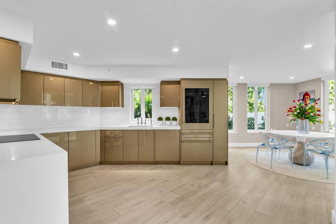 This METICULOUSLY RENOVATED Pet Friendly, GROUND FLOOR WALK OUT, 2 Bedroom 2 Bathroom, 1, 706 Sq.