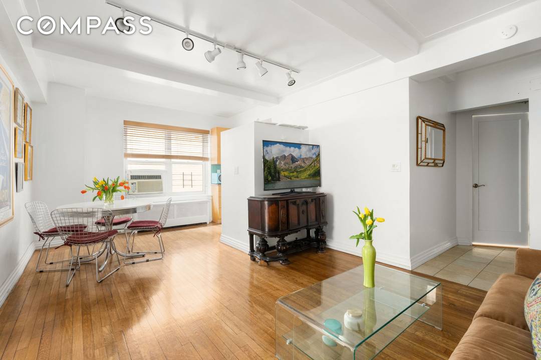 A Prewar Masterpiece Awaiting Your Vision 227 East 57th Street Rarely does an opportunity arise to own a canvas of this magnitude in the heart of Manhattan.