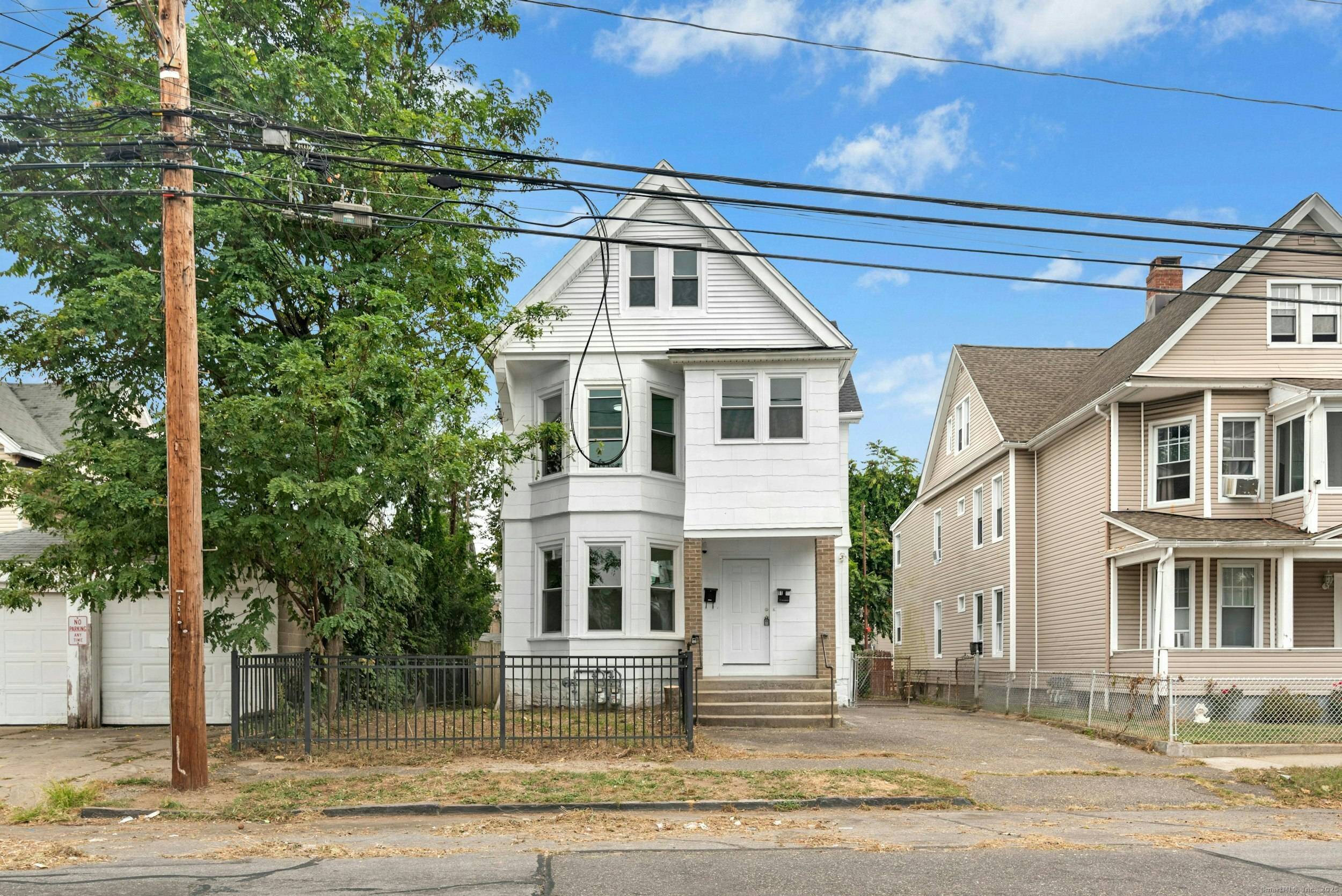 Fully remodeled Multifamily with Two Spacious Units !