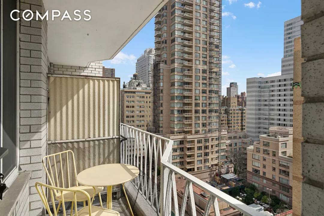 Welcome to 15F, a bright and sunny studio featuring a newly renovated kitchen amp ; bathroom.