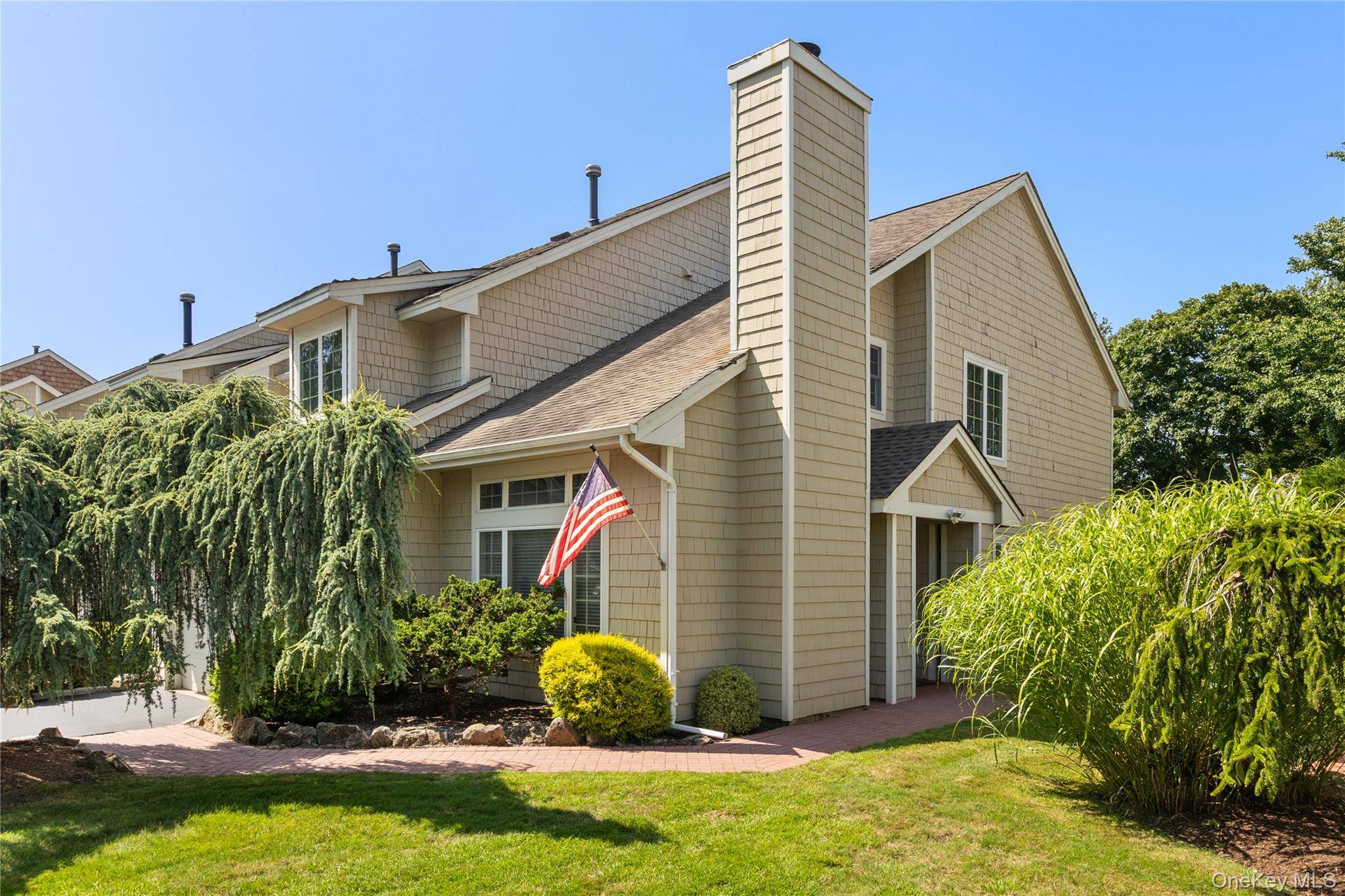 Windemere Community Bay Shore, South of Montauk Welcome to this stunning 3 bedroom, 2.