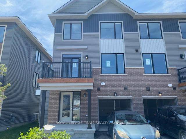 The Dawson End is located on the end of the Avenue Townhome Block, allowing for more natural light in your home.