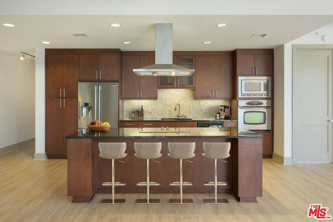 10700   Wilshire Blvd 2BR Westwood La