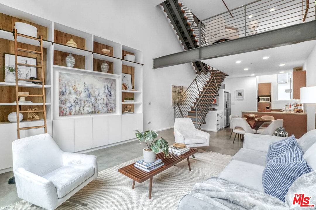 1220  N Orange Grove Ave 2BR Hollywood Hills East La