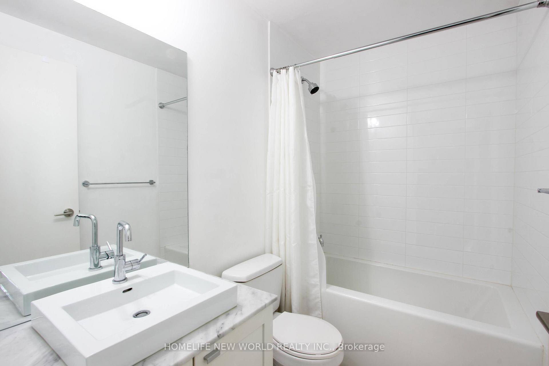 Lower Penthouse With Unobstructed Breathtaking Panorama View Of Lake Ontario, Humber River And Conservation Greenland !