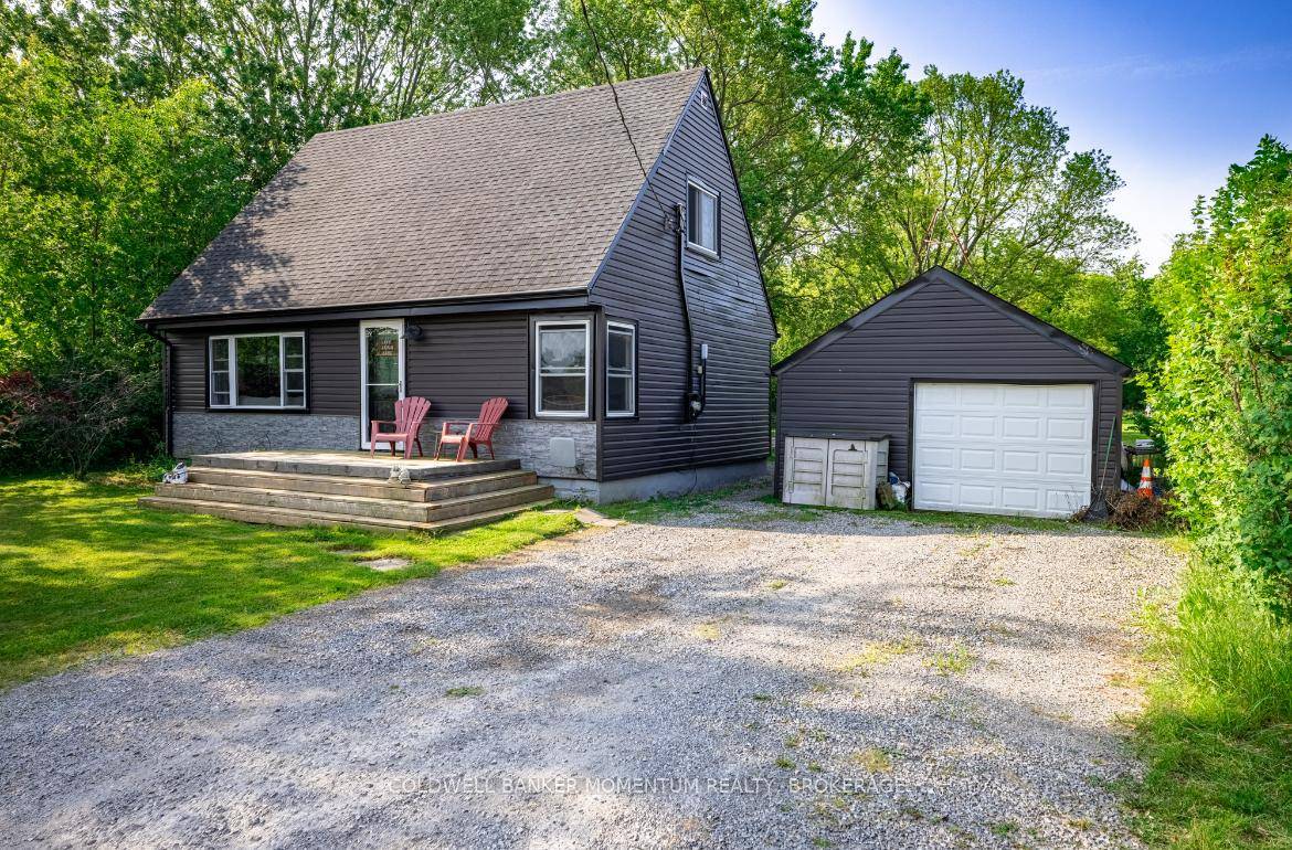 Escape to the peace and privacy of country living with this delightful 3 bedroom, 1 bathroom home situated on a spacious lot with no rear neighbours.